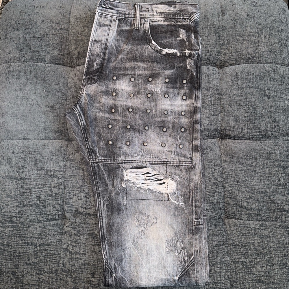 Black Akoo Distressed Jeans